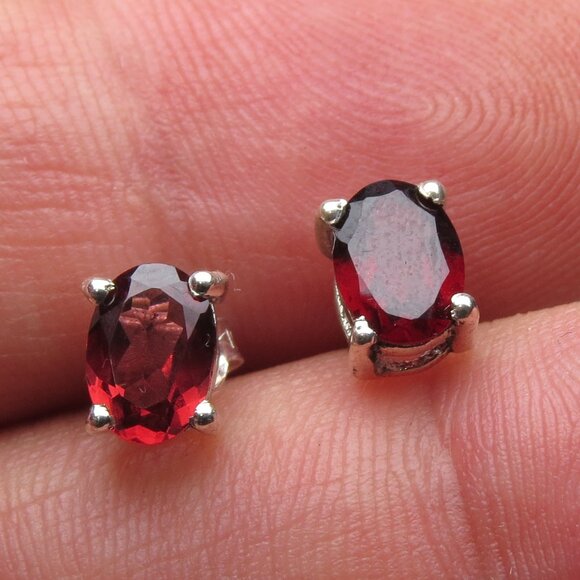 *925 Sterling Silver Genuine Garnet Earring Studs - Picture 1 of 4